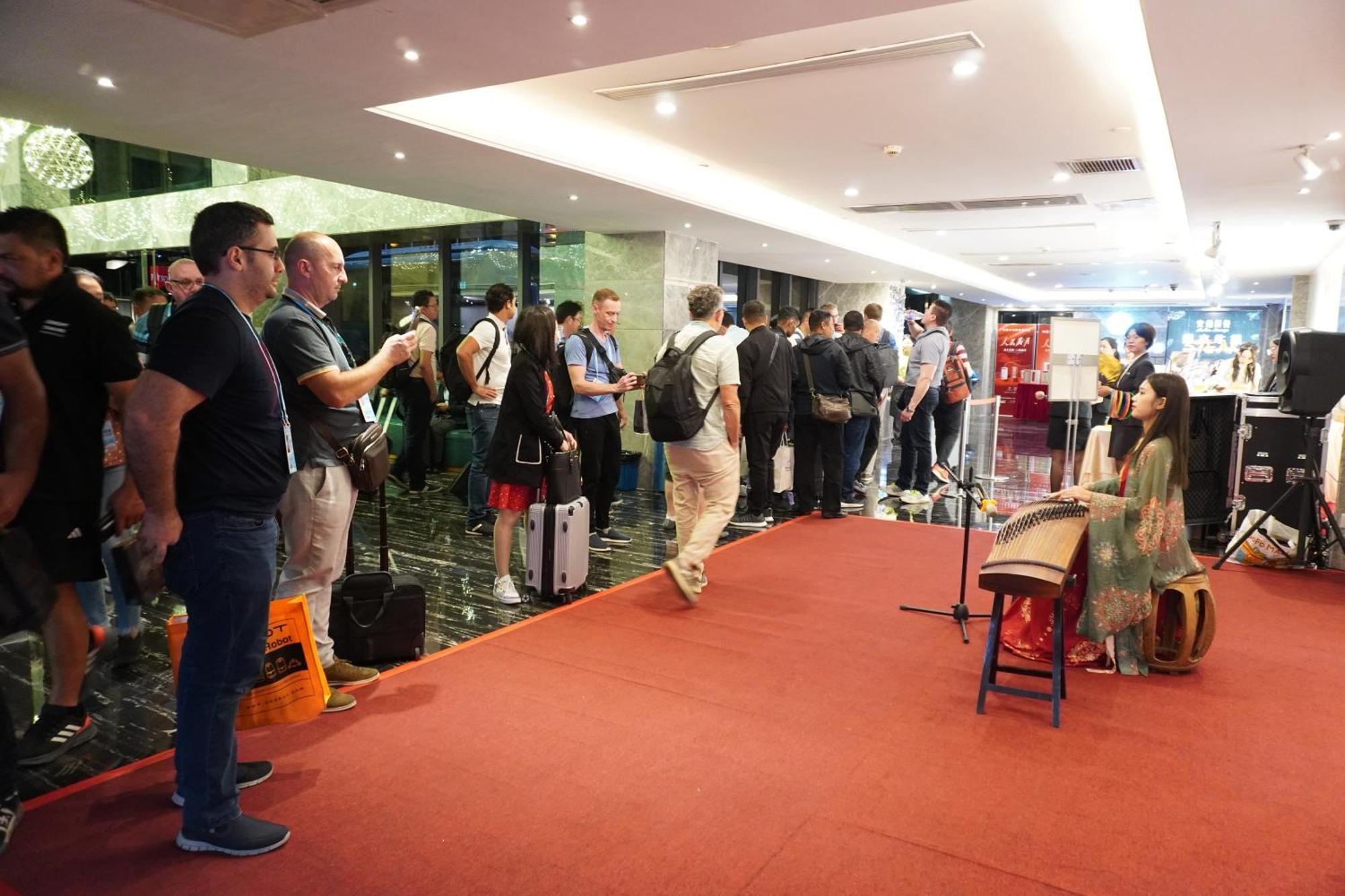 La Perle International Hotel - Free Shuttle Between Hotel And Exhibition Center During Canton Fair & Exhibitor Registration Counter Екстер'єр фото