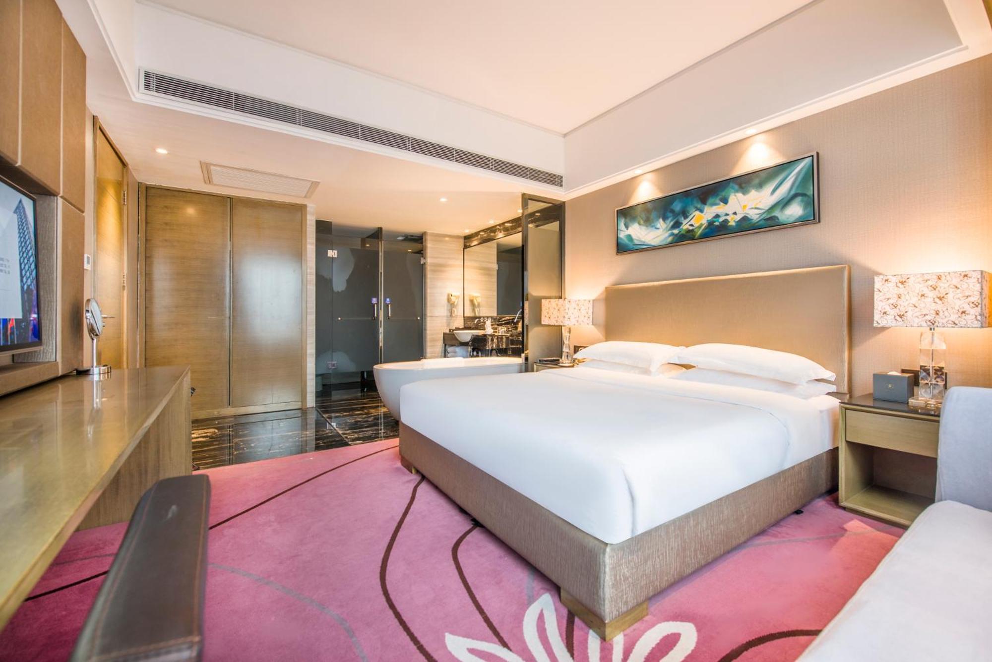 La Perle International Hotel - Free Shuttle Between Hotel And Exhibition Center During Canton Fair & Exhibitor Registration Counter Номер фото